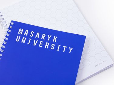 Blok Masaryk university, A4 hexagony